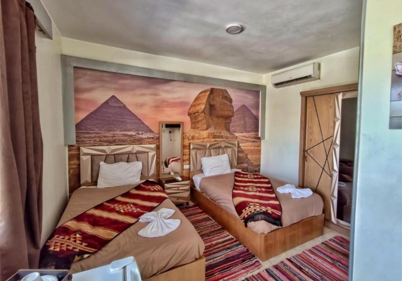 Отель Nefertiti Pyramids View Каир Экстерьер фото
