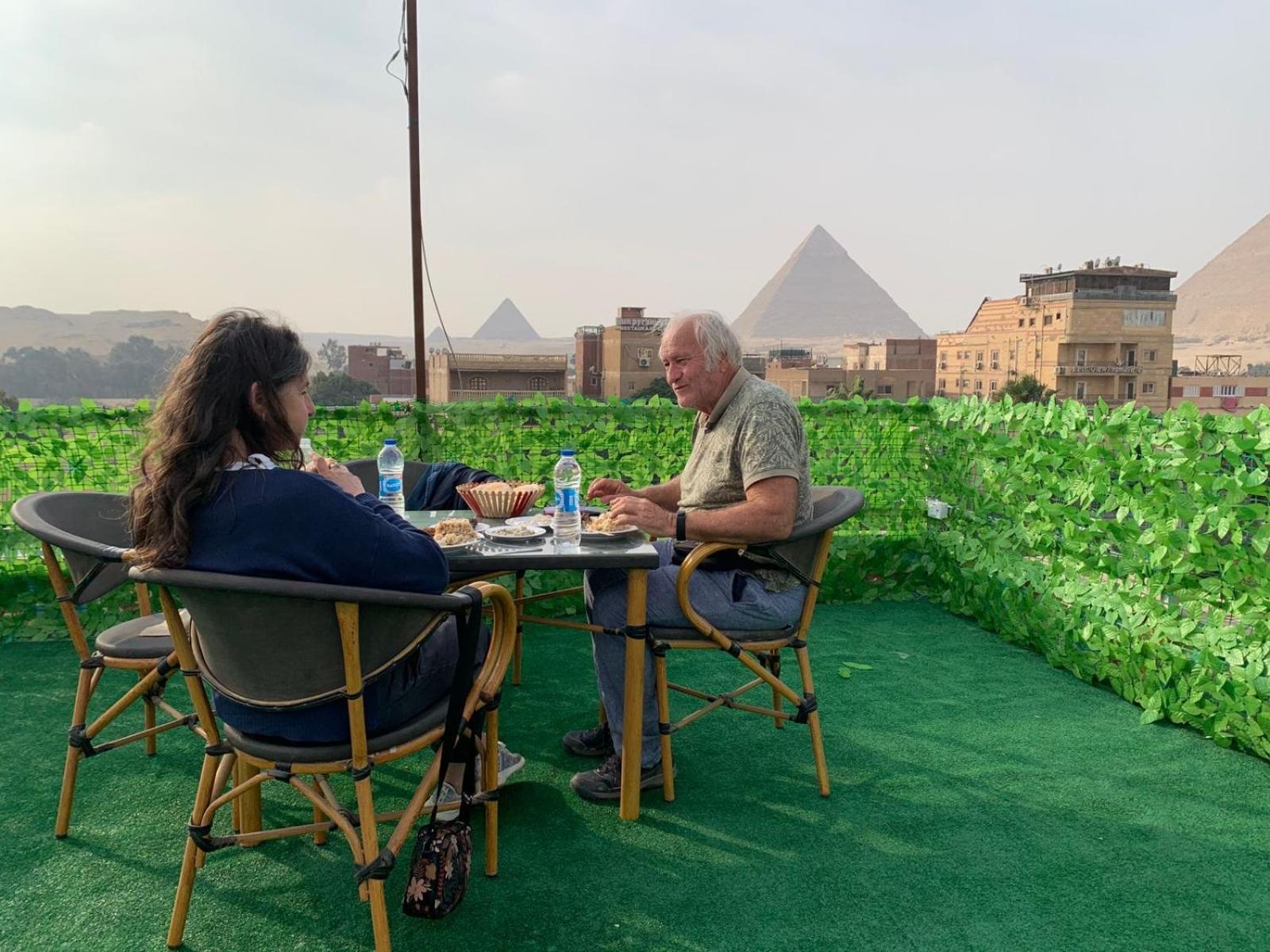 Отель Nefertiti Pyramids View Каир Экстерьер фото